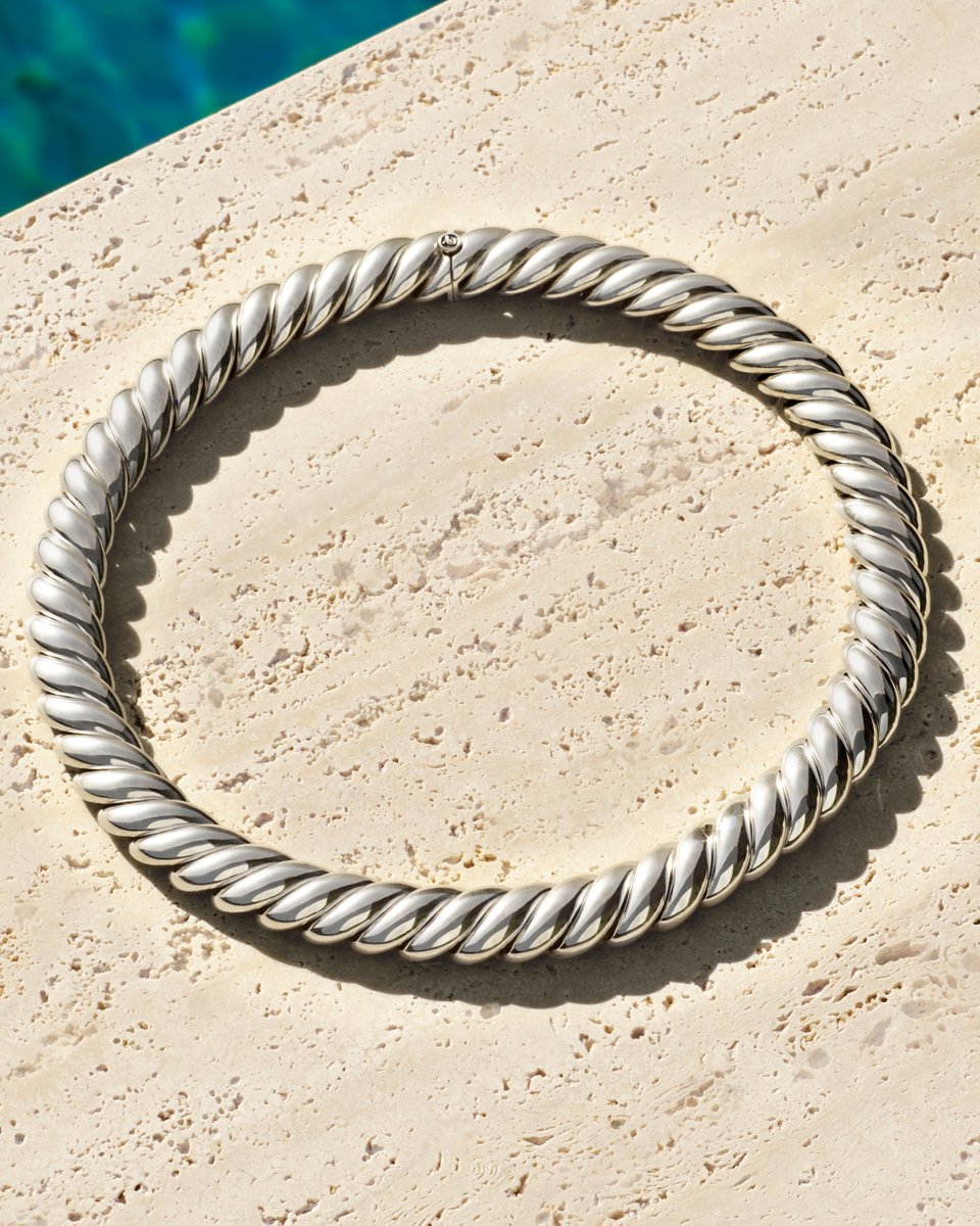 On holiday. #LilaMoss wears Sculpted Cable’s latest look, with links that move fluidly and wrap effortlessly.

#DavidYurman 

bit.ly/3IB3wwX