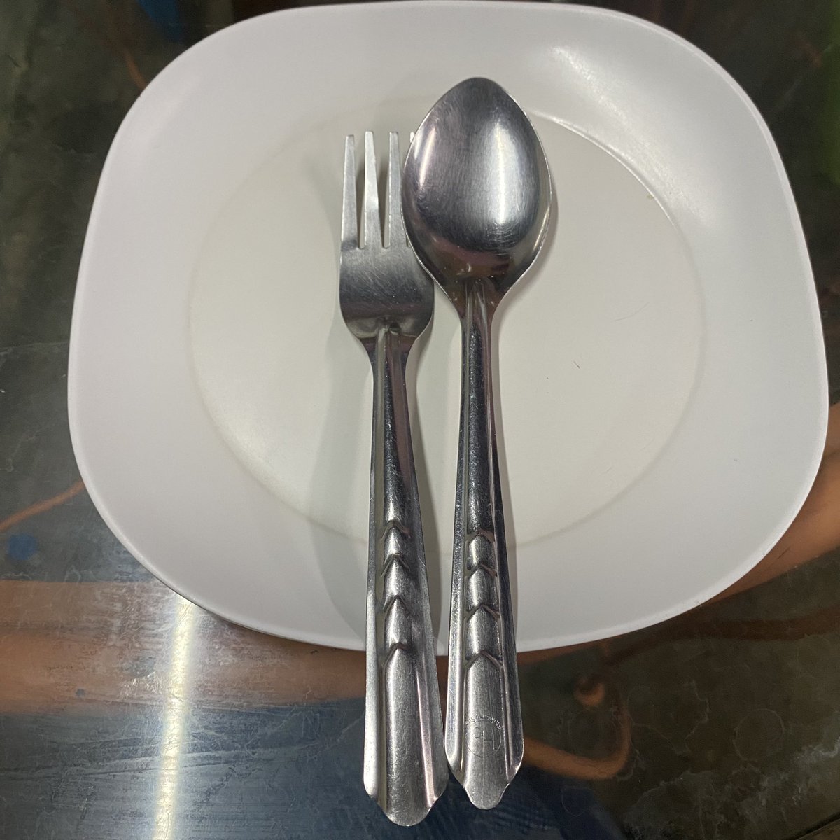 bbigkachu's tweet photo. เหมือนโรคประสาท

ช้อนส้อมเหมือนกัน=กินข้าวอร่อย
ช้อนส้อมไม่เหมือนกัน =กินข้าวไม่อร่อย
5555555555555555555555 https://t.co/CN4dGdNq81