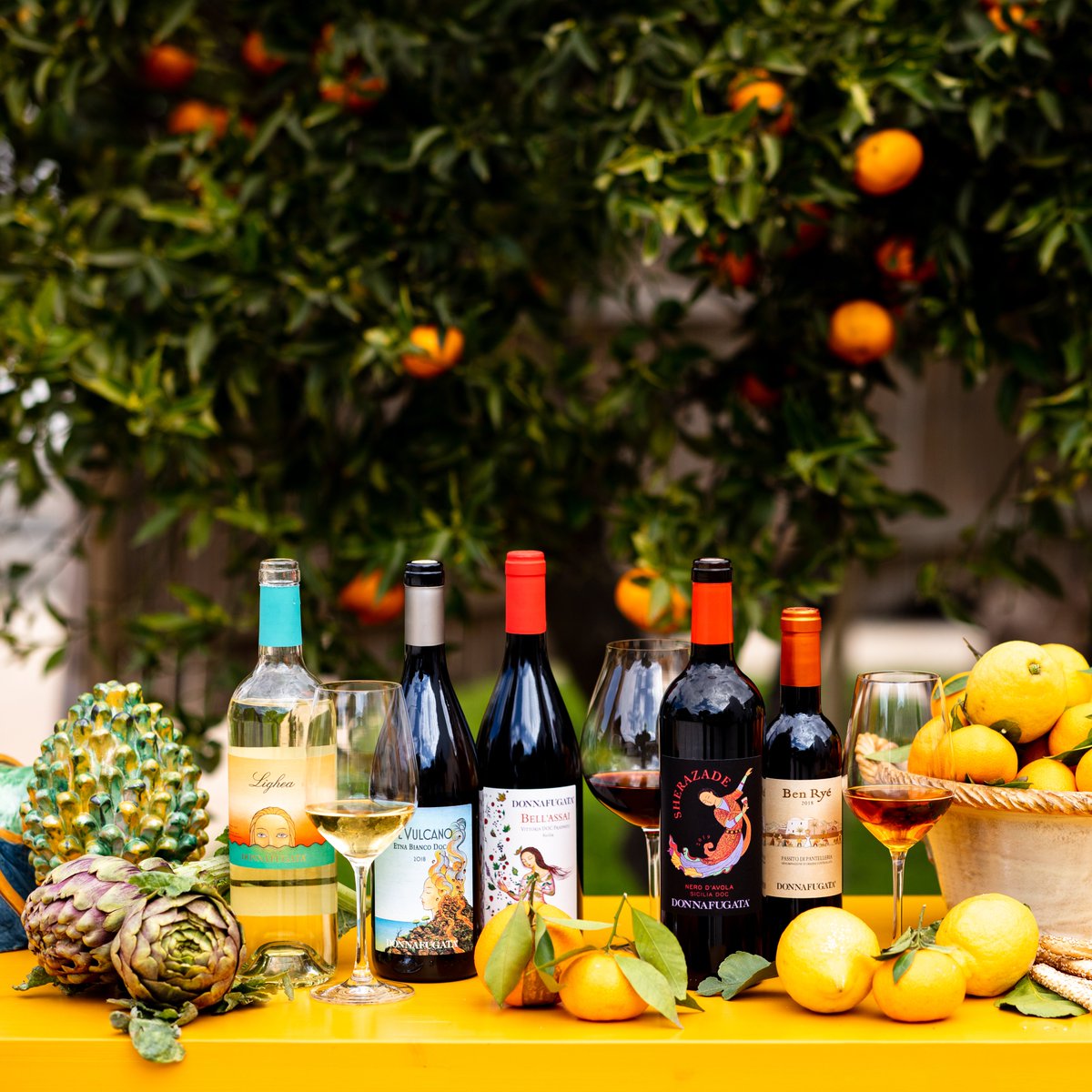 Today in Italy is the #NationalRepublicDay!

Can you think about a better way to celebrate than a glass of #DonnafugataWine? Which one are you going to pick?

Happy Republic Day by #Donnafugata 💛