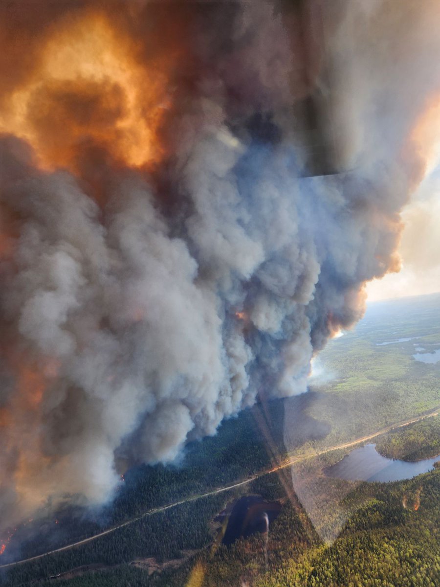 There are two active #fires in the Wawa District. Wawa 2 is currently 105 hectares and 6 kilometers west of White River. Wawa 3 is currently 3900 hectares and 9 kilometers east of White River. Both fires are not under control. Visit ontario.ca/forestfires for more information.