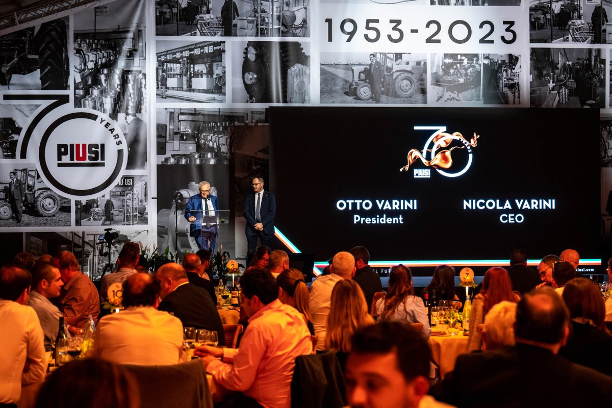 PiusiOfficial's tweet photo. Venerdì 26 maggio e sabato 27 maggio abbiamo trascorso due giornate indimenticabili nel nostro stabilimento a Suzzara, celebrando il 70° anniversario di PIUSI insieme ai nostri clienti. Grazie per essere parte della nostra storia di successo! 🎉💼 #Piusi70 #Celebrazione https://t.co/syXTuAOwzf