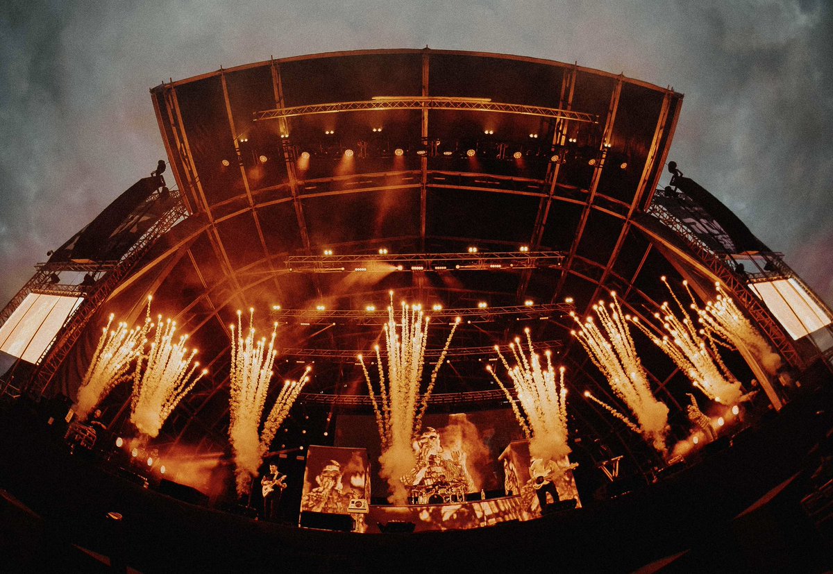 RouReynolds's tweet photo. enter shikari 2.0 https://t.co/draA7GMTaX
