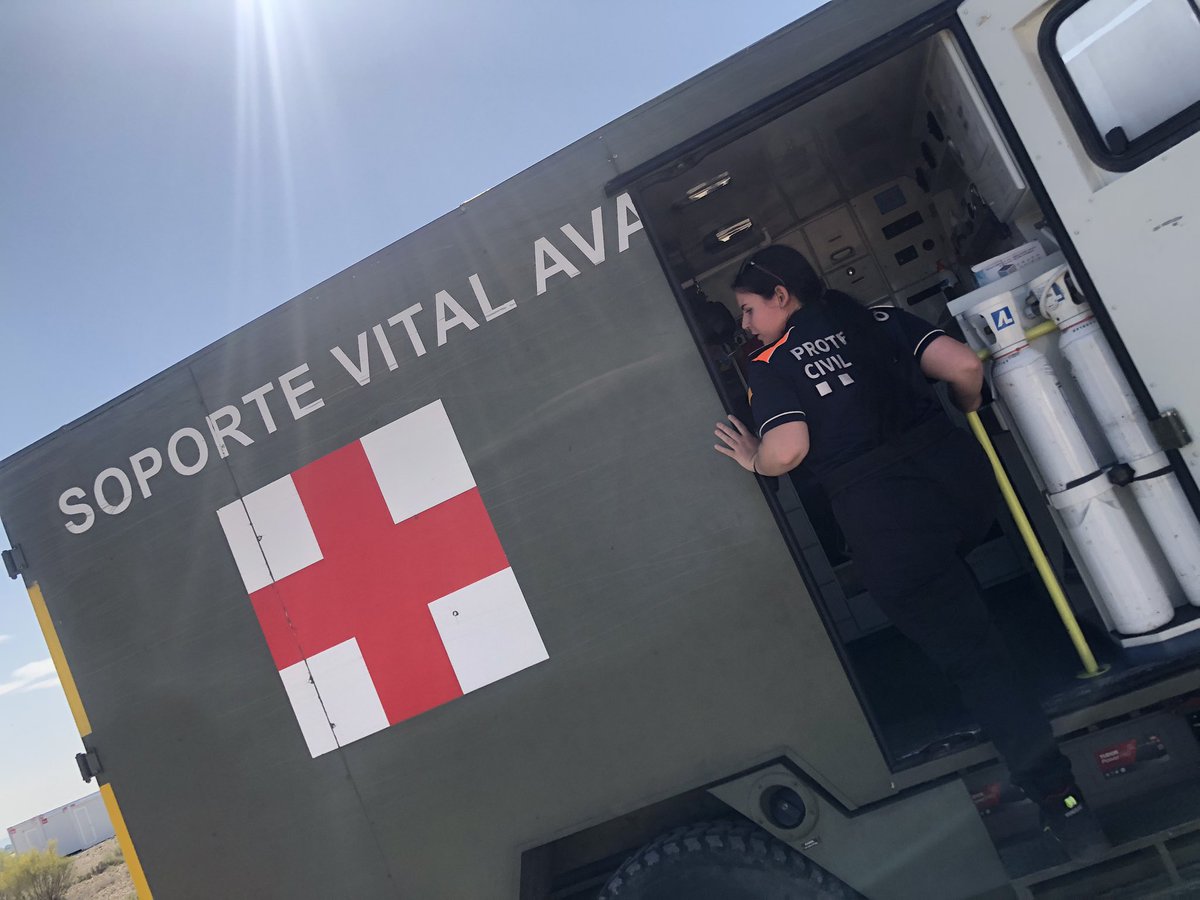 pcespluguesllob's tweet image. Hoy hemos estado de instrucción con la UME Unidad Militar de Emergencias en la Base Aérea de Zaragoza! Hemos hecho formación de Sanidad, incendios forestales y rescate y conducción de vehiculos 4x4 !!
Gracias de nuevo!

Adjuntamos mas fotos!!

@ajesplugues @UMEgob