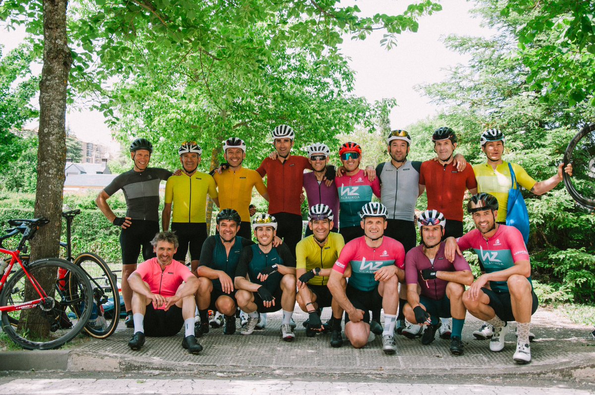 Astebukaerako momentuak.

———————-

Momentos del fin de semana.

<a href="/etxeondo_/">Etxeondo</a> <a href="/abus_es/">ABUS España</a> <a href="/orbea/">Orbea</a>  <a href="/vicsportsafers/">Vic Sports 💥</a> <a href="/PowerbarIberica/">Powerbar Ibérica</a> <a href="/shimanoes/">Shimano España</a> <a href="/ikaivans_/">Ikai Vans</a> 

#bike #bikelife #bikeride #bikelovers #bikelove #pirineo #pirineos