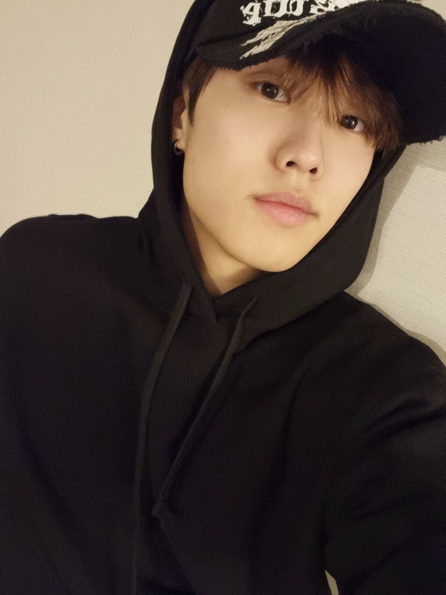 WE_THE_BOYZ's tweet photo. (콥이) 생일축하 해줘서 너무 고마워 더비❤️ 행복한 생일이었어!! thank you for the birthday wishes and for making this a happy birthday❤️ https://t.co/00QYgdX4MA