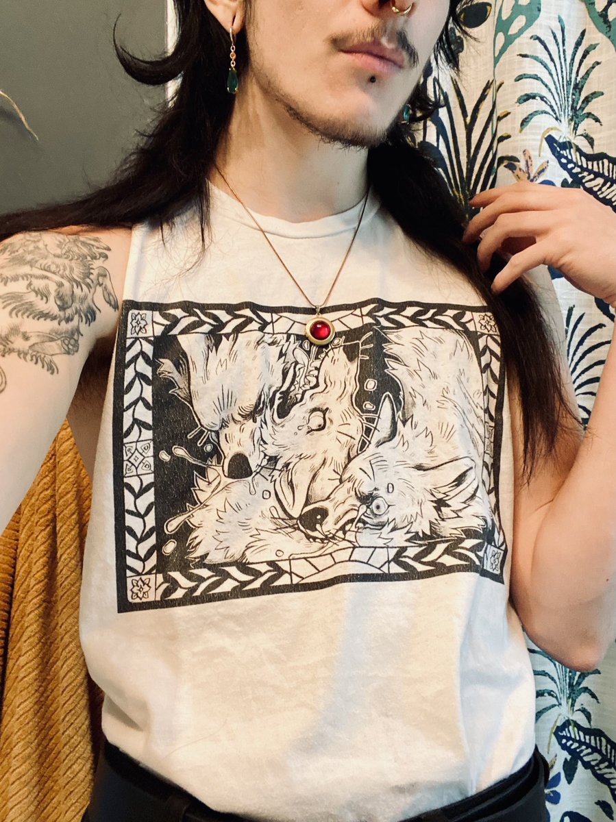 Moth_Sprout's tweet photo. I got this sample shirt with this design I made a while ago and kinda forgot about it

would people be interested in this design on a shirt? 

Maybe muscle tank? Or tank top? 

This one was a T-shirt I cut the sleeves off of https://t.co/ZiCiGDlQhf