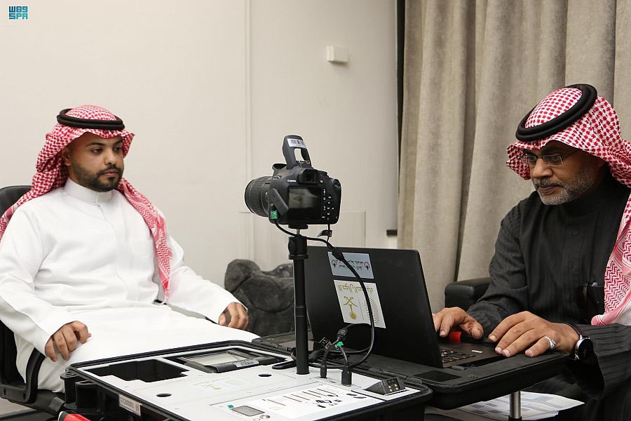 SaudiNews50's tweet photo. بهدف توفير الوقت والجهد..

وزارة الداخلية تقدم خدمة "الأحوال في الخارج" للمواطنين المقيمين في أستراليا، بهدف تقديم خدمات بطاقة الهوية الوطنية، إصدارًا وتجديدًا وبدل تالف وبدل مفقود، للمواطنين المقيمين خارج المملكة لغرض الدراسة أو العمل أو العلاج في أماكن وجودهم.

- https://t.co/IKMnKUdKI0