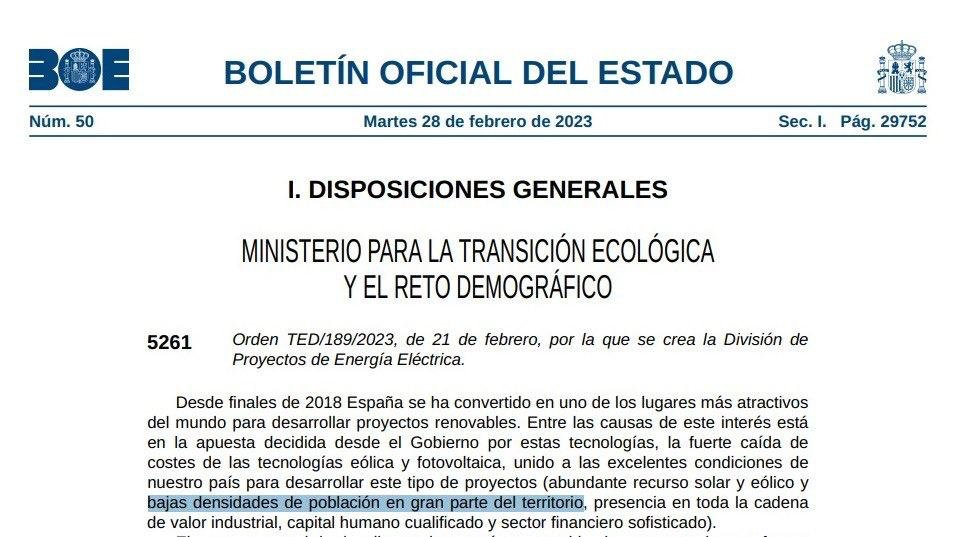 SosCampinaSg's tweet photo. Nos damos cuenta de que habíamos malinterpretado el nombre del Ministerio para la Transición Ecológica y el Reto Demográfico. El "Reto" era Despoblar para extraer los recursos con más tranquilidad. Ahora está claro!

#MACROrenovablesNO #RenovablesSÍperoNOasí #mitecogob #ALIENTE https://t.co/57mPZXhR0C