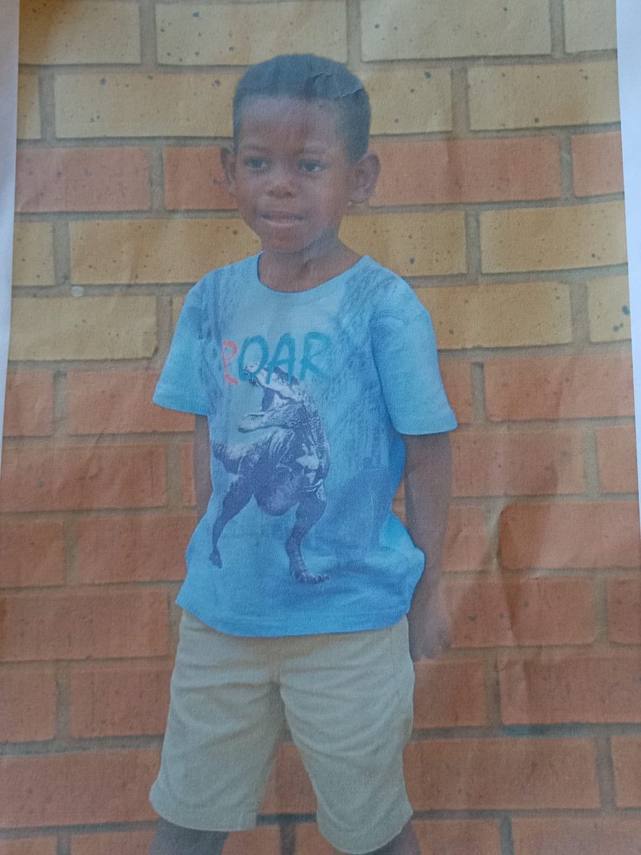 CapricornFMNews's tweet photo. The police in Tshaulu outside Thohoyandou are asking community members to  help them locate a missing 7-year-old boy,  #RiliseMunyai from Tshilaphala village. NM
📸Supplied https://t.co/TetLEWVcSi