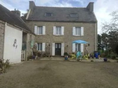 For sale Detached Stone Farmhouse Finistere Lesvoalic Plouhinec Brittany 29 

buff.ly/3ODeRjU #France 🇫🇷 #FranceProperty #FrenchProperty