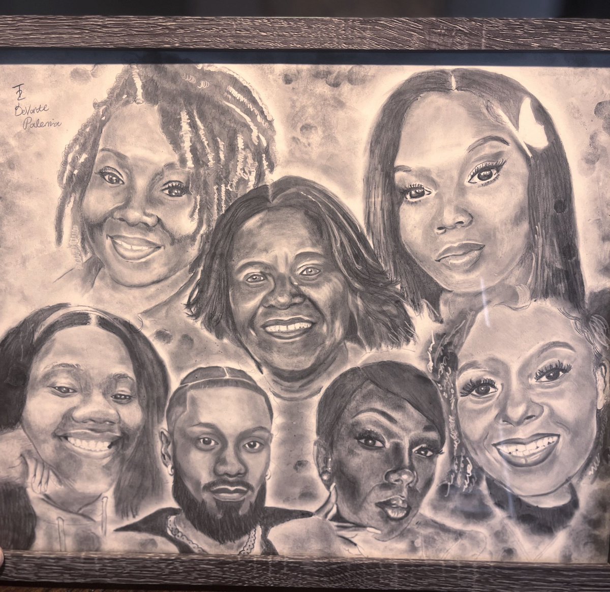 say_vante's tweet photo. I’ll be taking orders for commissions on portraits, logos ideas, and character pieces set on Canvas beginning June 1st. For pricing I will be available to contact via dm. Please Like comment and share to support the vision! Godbless 🙏🏽 https://t.co/mBFdv2SkE1