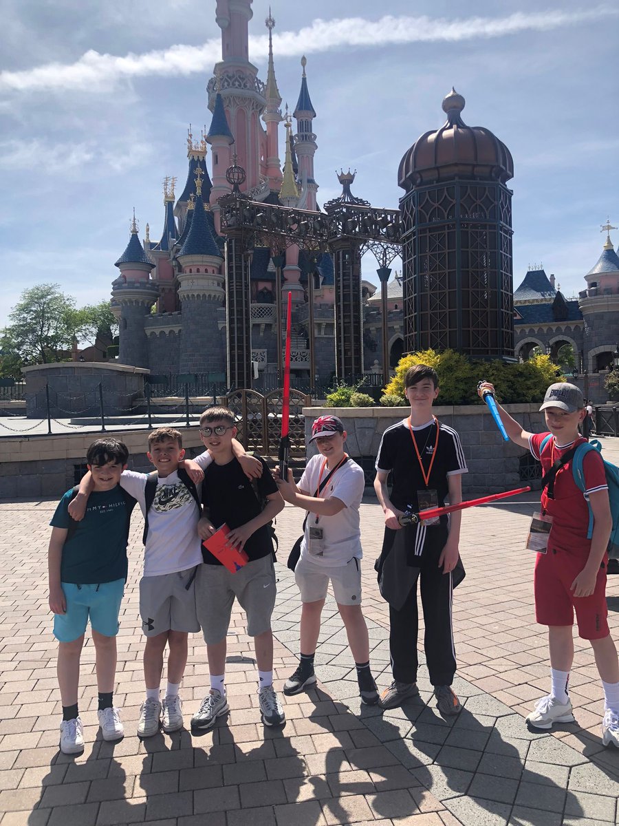 Miss Dormers' ears are going strong and seem to have lasted the duration at Disney Land Paris ๐ซ๐ท #weareEDA