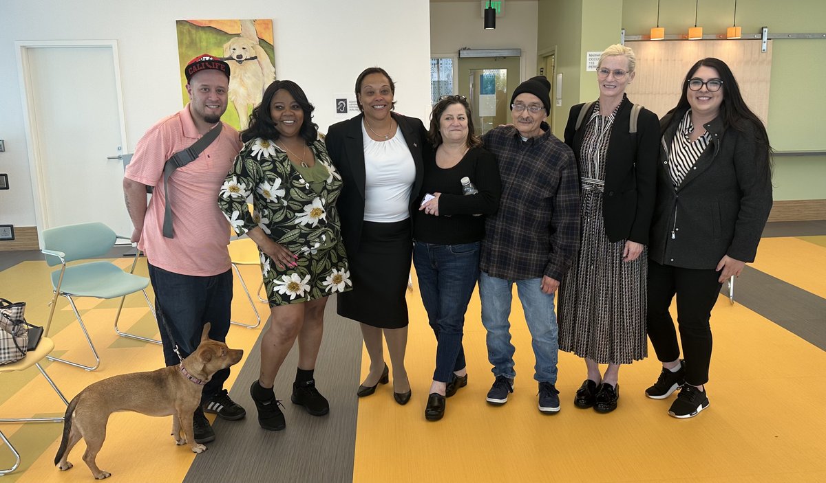 ECS_SF's tweet photo. Earlier this month, we hosted @HUDgov Assistant Secretary Kimberly McClain and @HUDPacific Reg. Administrator Jason Pu at #1064MissionSt. With the launch of #ALLINside, 1064 Mission serves as a model for innovative housing solutions for those experiencing homelessness. https://t.co/FD5ue02L7d