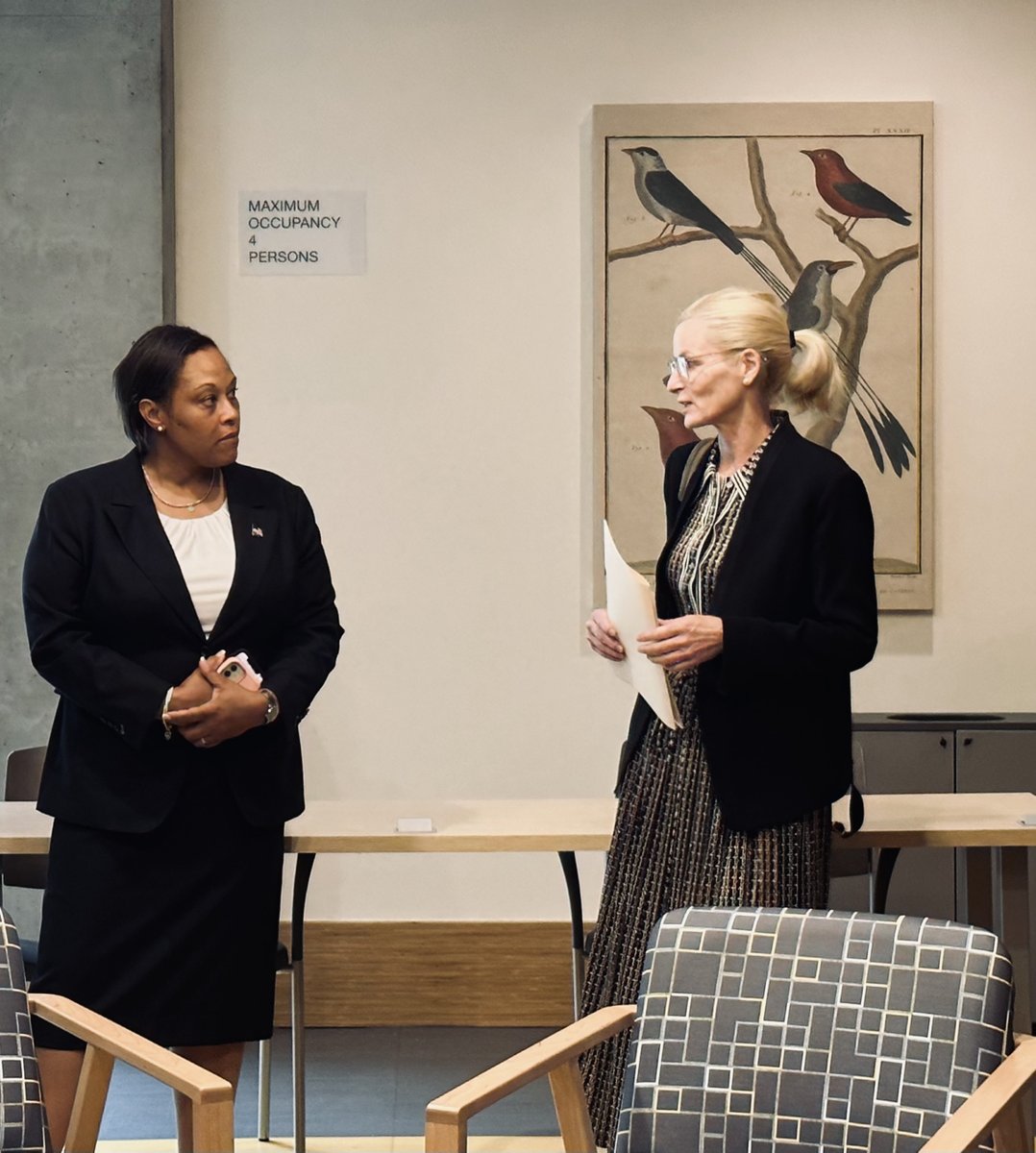 ECS_SF's tweet photo. Earlier this month, we hosted @HUDgov Assistant Secretary Kimberly McClain and @HUDPacific Reg. Administrator Jason Pu at #1064MissionSt. With the launch of #ALLINside, 1064 Mission serves as a model for innovative housing solutions for those experiencing homelessness. https://t.co/FD5ue02L7d