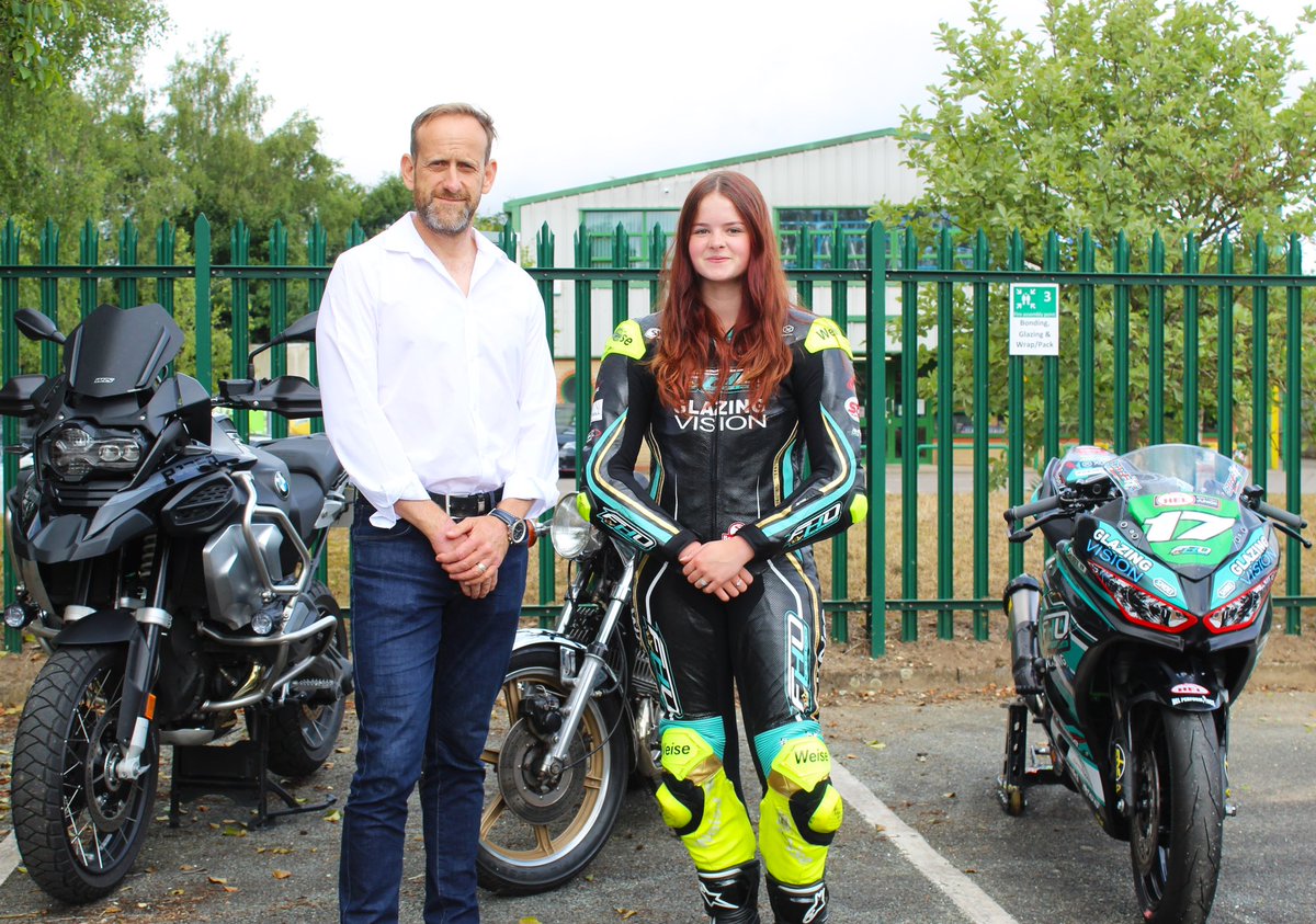 Thank you so much again to @glazing_vision for coming onboard for the 2023 season. Jon Shooter the managing director of Glazing Vision is a very inspiring man in the world of sport and has really helped pushed me to achieve my goals 💚 #britishsuperbikes