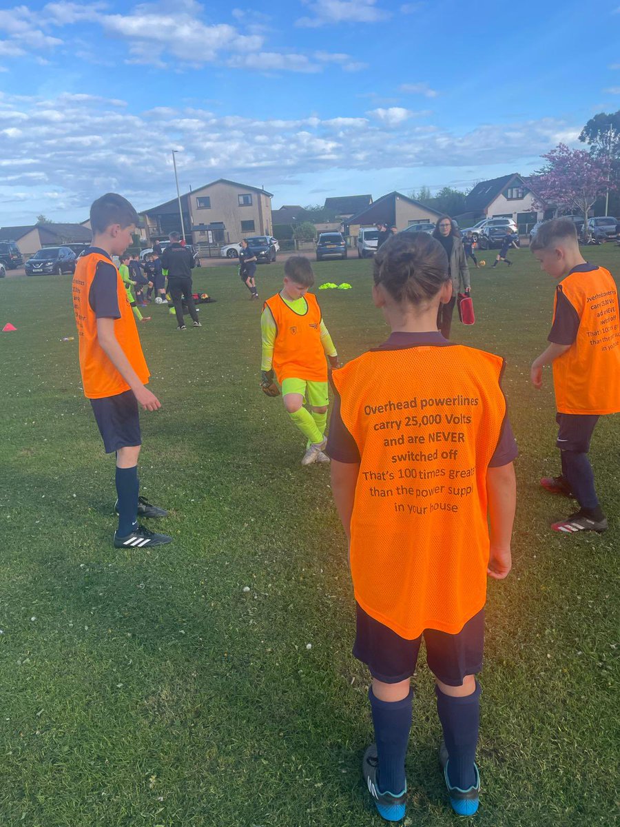 Panmure_CFC's tweet image. Carnoustie Panmure 2011’s are delighted to partner up with @ScottishFA @NetworkRailSCOT We visited on Training this week to discuss rail safety. @ScotFAEast @BTPEastScot #stayoffthetracks