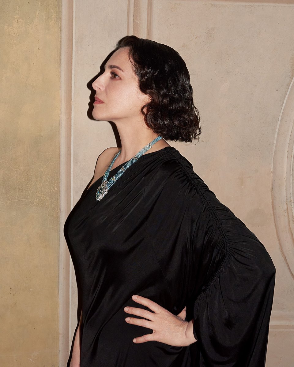 Cartier's tweet photo. Amira Casar
#LeVoyageRecommencé #CartierHighJewelry #AmiraCasar https://t.co/DAqoueWB0K