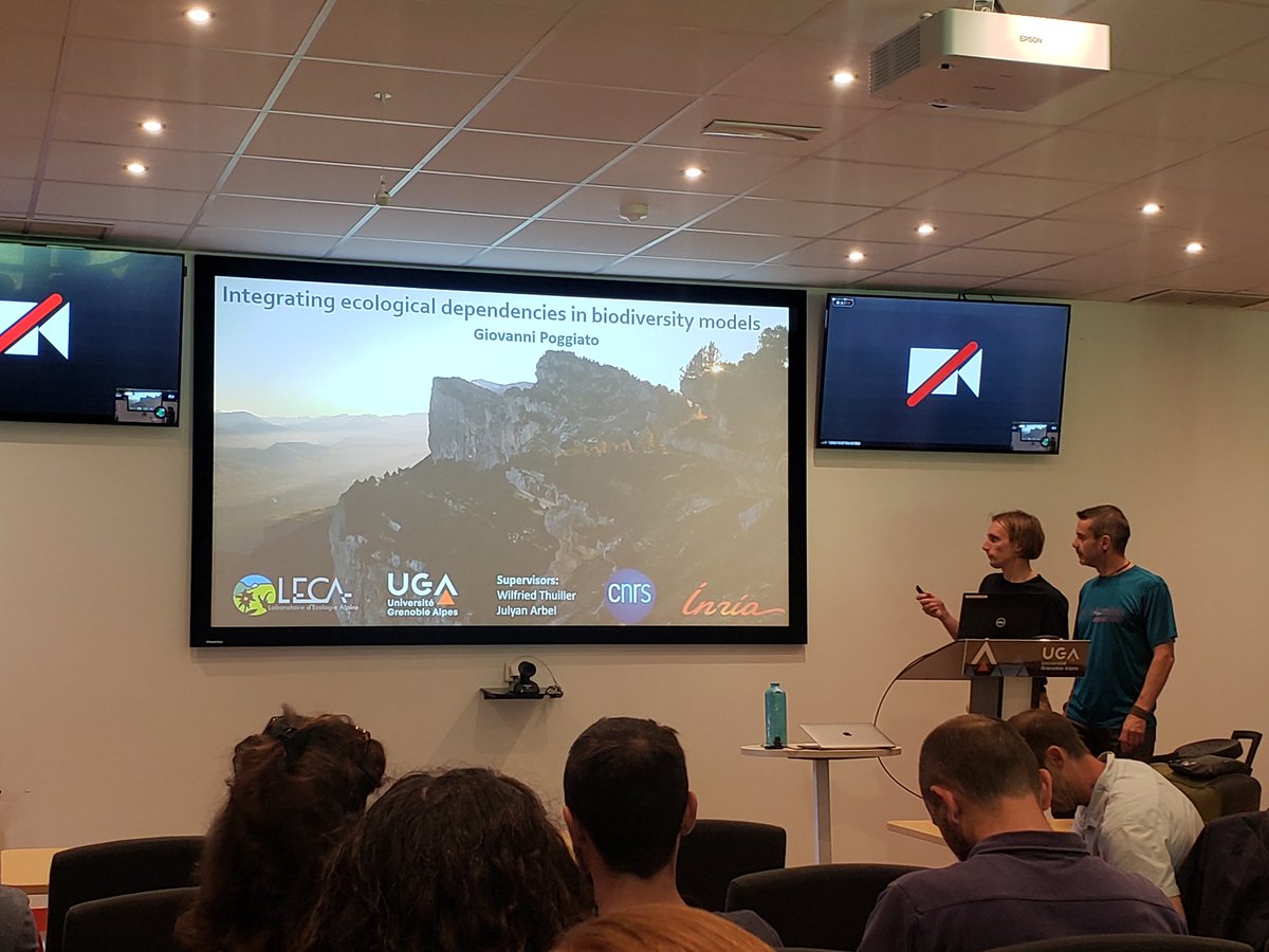 Aujourd'hui <a href="/GPoggiato/">Giovanni Poggiato</a> soutient ses travaux de thèse sur l'intégration des dépendances écologiques dans les modèles de biodiversité. Une soutenance garantie (ou presque) sans équations !  📈 📉 🎛