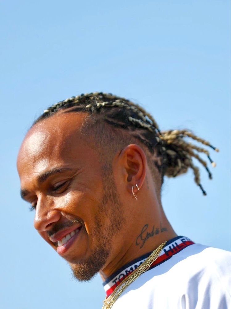 RT @goatforty4: literally what do i have to do for lewis hamilton to bring back the blonde braids https://t.co/D4bcP25cSz