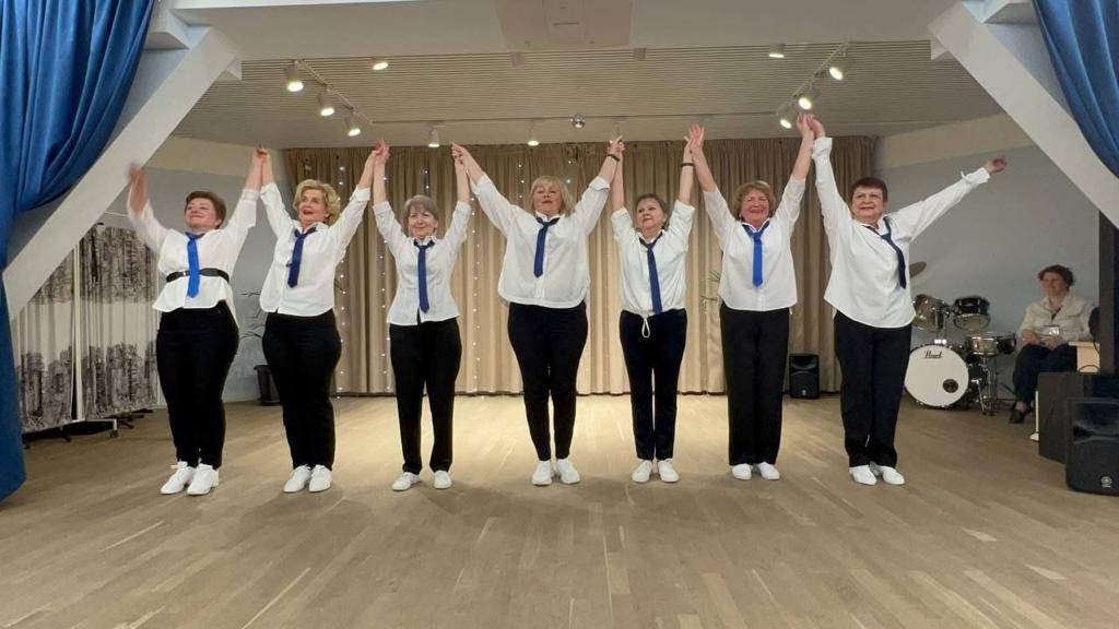 Silvertalkies's tweet photo. She met the older adults who are part of it to share some learnings. Read the feature here: 
https://t.co/fErTbUd773 https://t.co/6NCJurzSkL