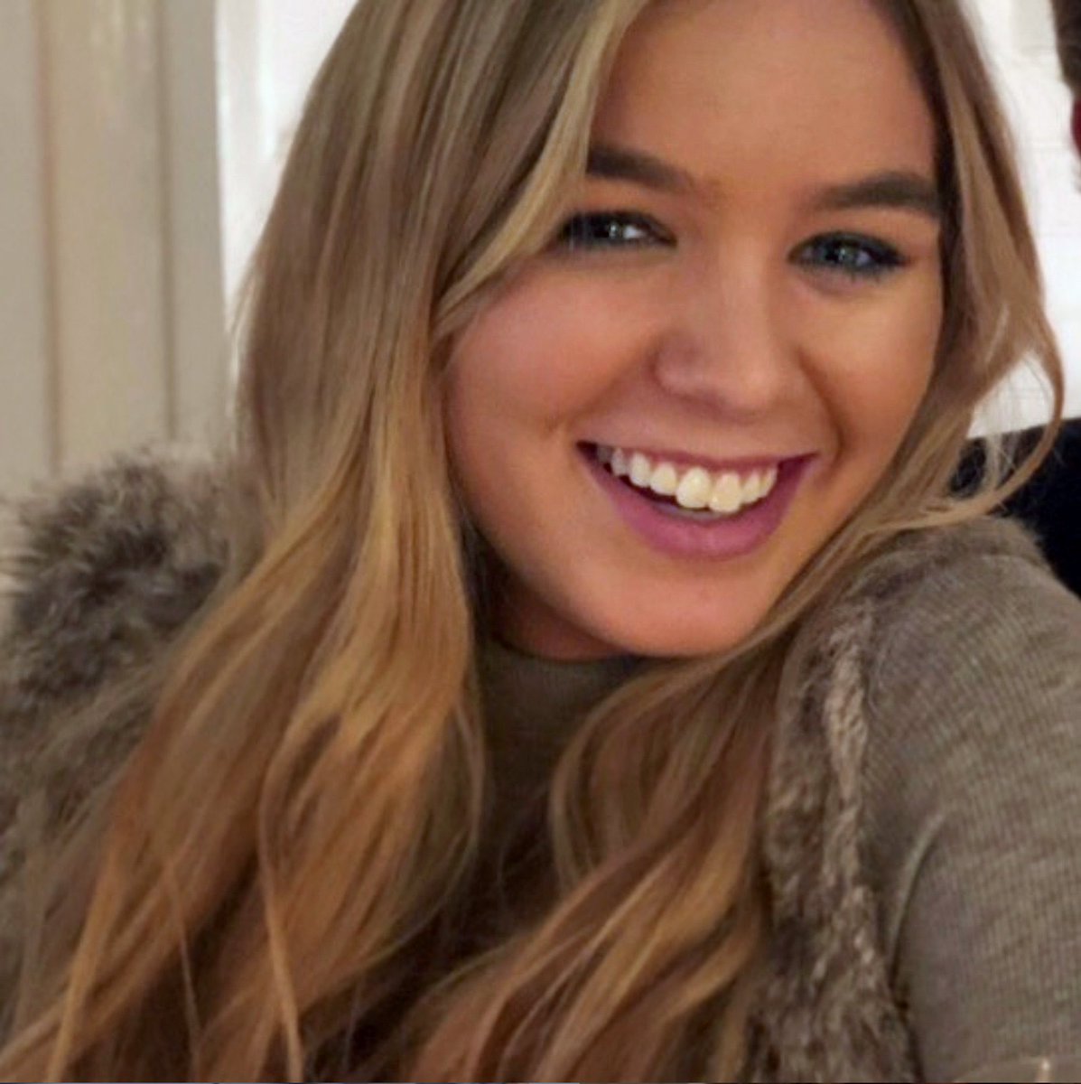 CryptoLoren's tweet photo. #JFKResonator #RFKResonator @cryptokubrology
Saoirse Kennedy Hill, 22, died of drug overdose at Kennedy Cape Cod compound, 2:30 p.m. on Aug 1, 2019. She was the daughter of Courtney Kennedy Hill, one of the 11 children of RFK Sr. & Ethel Kennedy. Police on site #E237 #B666. https://t.co/mjqbr4tjjf