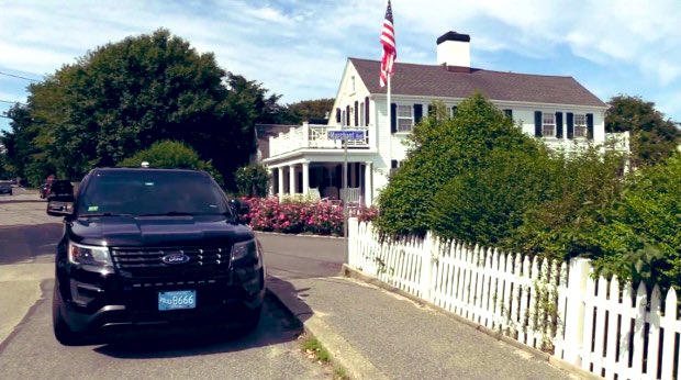 CryptoLoren's tweet photo. #JFKResonator #RFKResonator @cryptokubrology
Saoirse Kennedy Hill, 22, died of drug overdose at Kennedy Cape Cod compound, 2:30 p.m. on Aug 1, 2019. She was the daughter of Courtney Kennedy Hill, one of the 11 children of RFK Sr. & Ethel Kennedy. Police on site #E237 #B666. https://t.co/mjqbr4tjjf
