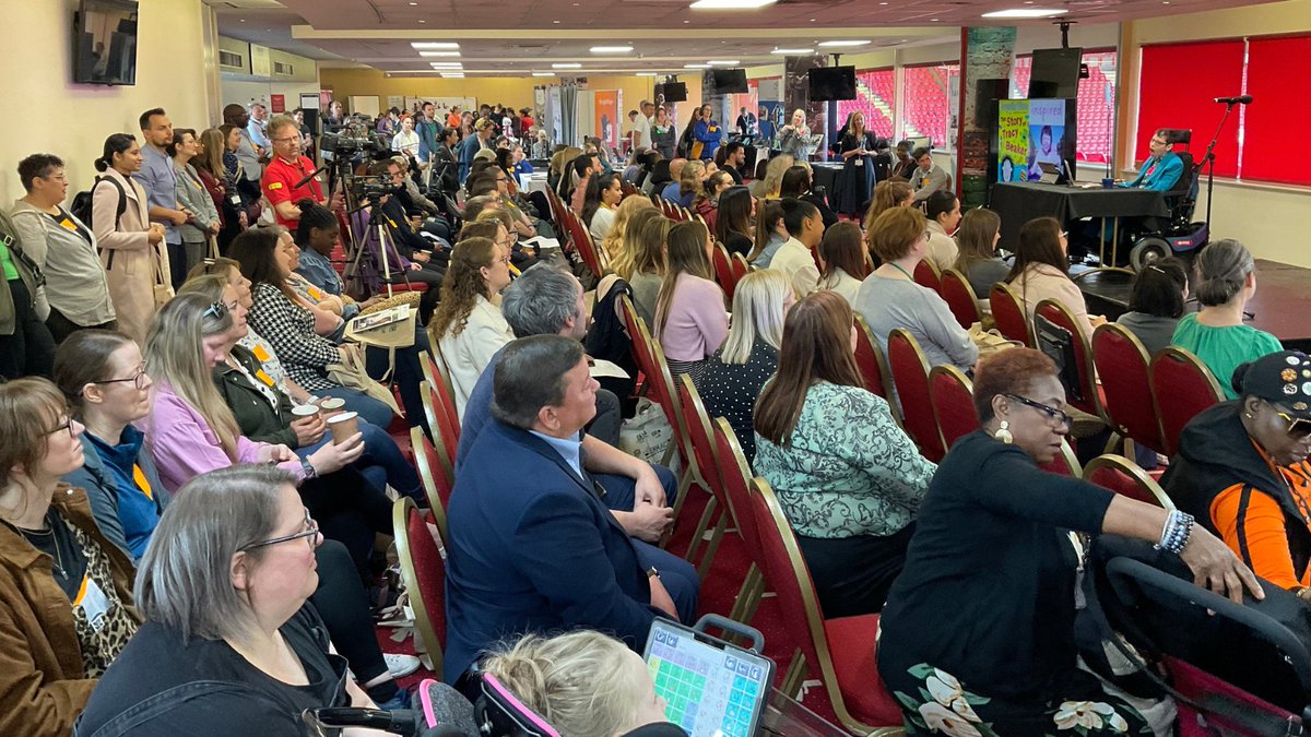 Videos of Communication Works South keynote speeches by <a href="/beth_moulam/">Beth Moulam</a>  Paralympian &amp; AAC Advocate &amp; Clarke Reynolds, Braille artist are now available to view. Thank you to <a href="/LGfL/">LGfL♥️</a> for creating them. Watch now: bit.ly/3oBsOEn
<a href="/3dpointlism/">Clarke Reynolds</a> #assistivetechnology #GetSeen #SEND