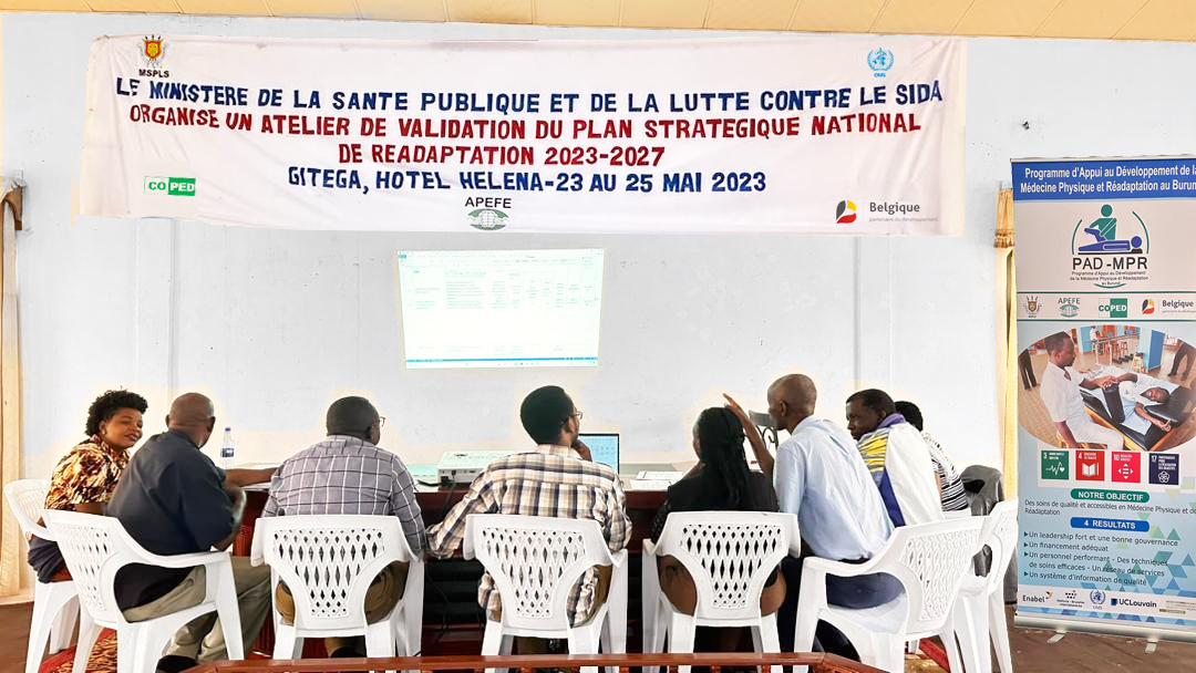Ce 25 juin 2023, le Plan Stratégique National de Réadaptation (2023-2027) du #Burundi a été validé au terme d’un atelier de 3 jours tenu à #Gitega. La réalisation du plan est coordonnée par le @mspls_bdi, en partenariat avec @WhoBurundi et l’APEFE.