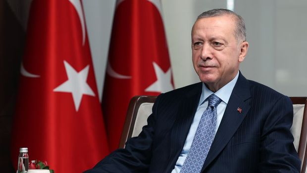solcugazete's tweet photo. Erdoğan: 

"Ben hesap uzmanı değilim, ben ekonomistim." https://t.co/hlZGKycrG6