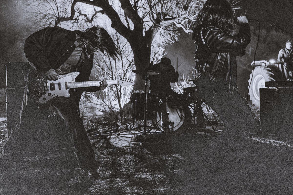 Il video ufficiale di Orsetto Abbracciatutti - YAUCH <a href="/giovannivipra/">Vipra</a> FUORI ORA 🧸🖤youtu.be/iS7sSJGUWNA