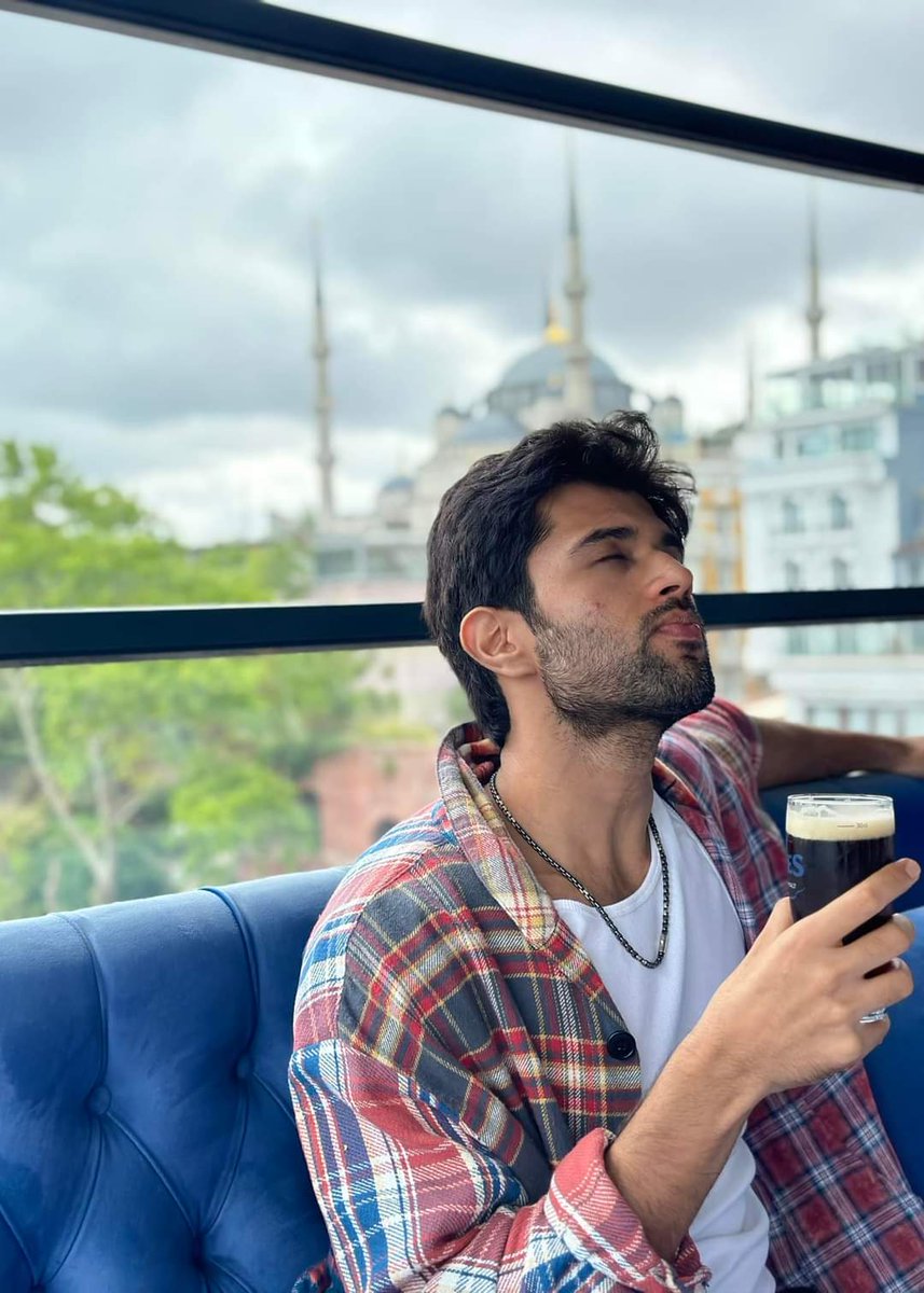 VDTrendsOffl's tweet photo. Latest Clicks Of @TheDeverakonda From Turkey 😍

#Kushi Last Schedule ❤️‍🔥✨
#VijayDeverakonda https://t.co/orBwcZF45q