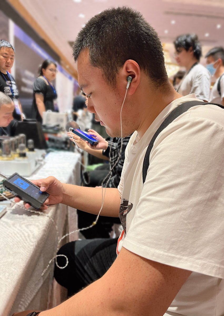 ddhifi_com's tweet photo. Chengdu, is famous for its spicy food. During the two-day exhibition, we also felt the enthusiasm of local audiophiles, exactly as hot as the local food.🫶😄
Chengdu, see you next time! 😍😍
#ddHiFi #dongle #earphones #E2023 #TC44Pro #TC07S #audiphiles #music https://t.co/taYeRQ6hEs