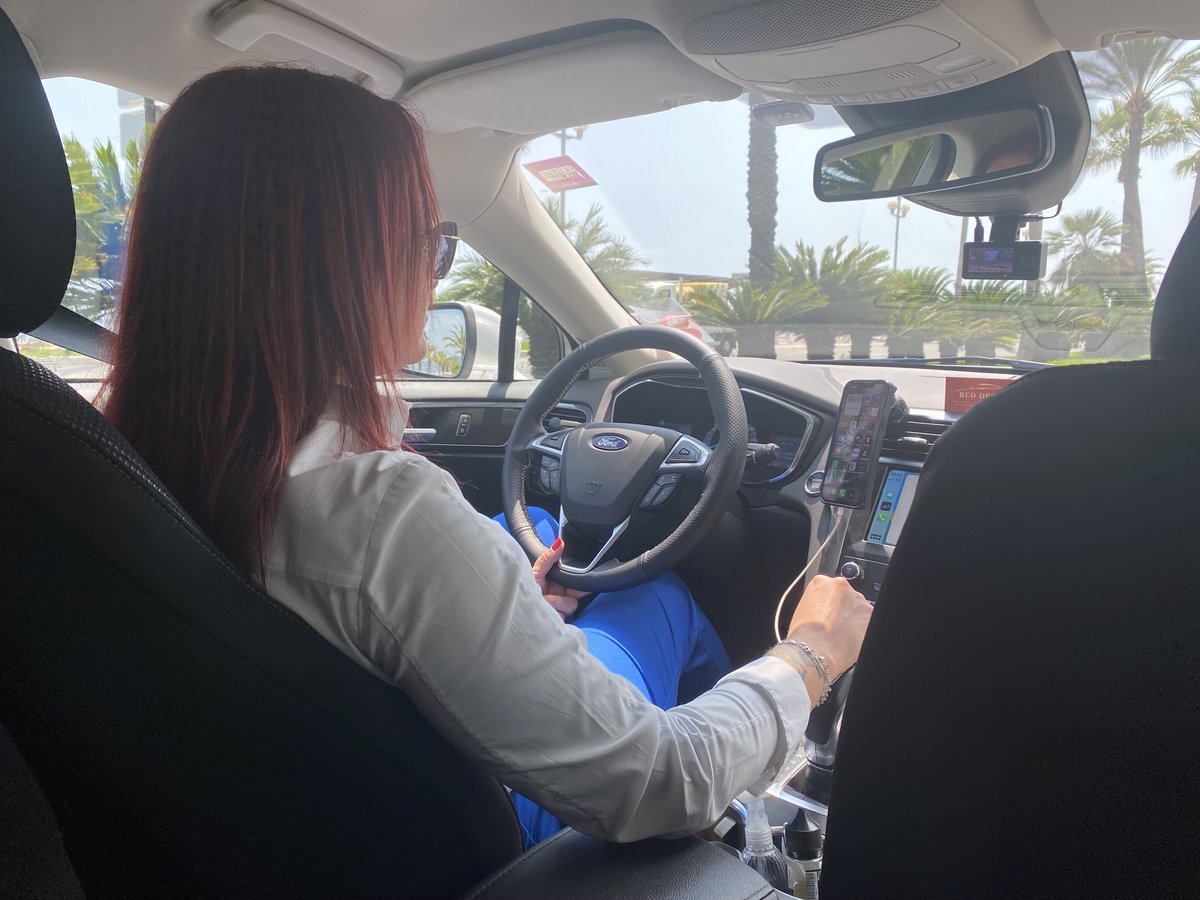 « Des chauffeurs venus de Paris viennent nous voler notre pain pendant le festival du film » dénonce Shermin, VTC depuis 2 ans