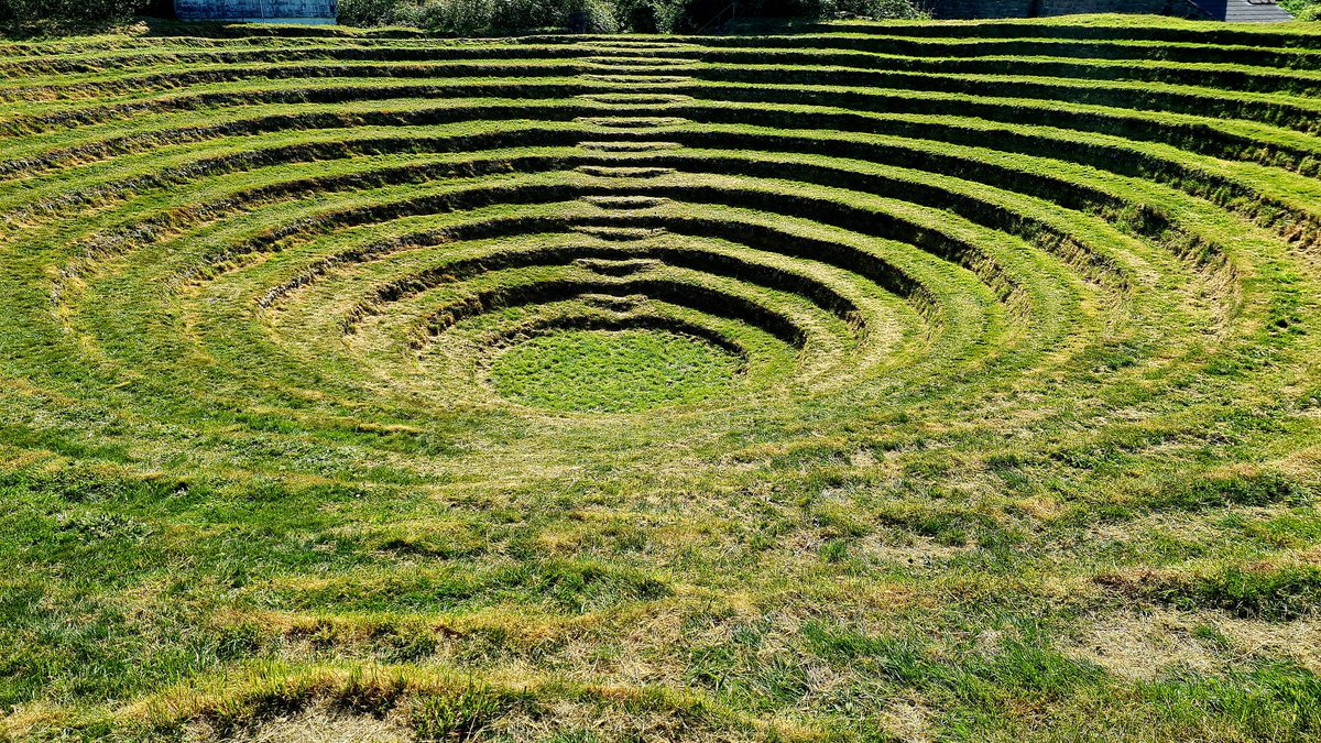KathandAimee's tweet photo. Visiting the stunning amphitheatre Gwennap Pit in Redruth before the Big Drive Home today @RewindCornwall from 3-7.  Listen on DAB, on app online and on your smart speaker 💙 #madeincornwall #forcornwall #localradio #lovewhereyoulive https://t.co/H98lHuGlBw