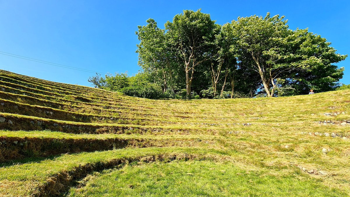 KathandAimee's tweet photo. Visiting the stunning amphitheatre Gwennap Pit in Redruth before the Big Drive Home today @RewindCornwall from 3-7.  Listen on DAB, on app online and on your smart speaker 💙 #madeincornwall #forcornwall #localradio #lovewhereyoulive https://t.co/H98lHuGlBw