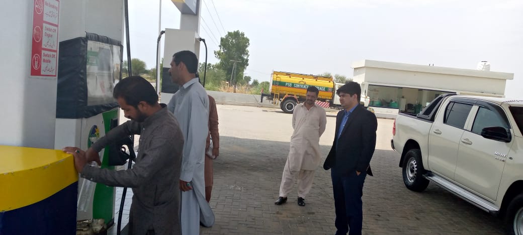 AcGujarkhan's tweet photo. بمطابق ہدایات جناب ڈپٹی کمشنر صاحب راولپنڈی مندرہ چکوال روڈ پر مختلف پیٹرول پمپس کو چیک کیا گیا اور اٹک پٹرول پمپ اور پی ایس او بھنگالی کو کم پیمانے پر جرمانہ عائد کیا گیا.
@GovtofPunjabPK @CS_Punjab @CommissionerRwp @DCRawalpindi https://t.co/xaQPNQ6gpe