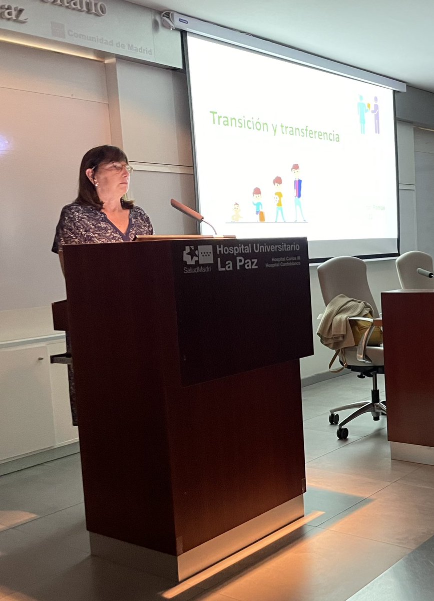 La Dra. Ana Fiandor, Jefe de Sección del Servicio de Alergia <a href="/LaPaz2030/">Hospital La Paz 2030</a> dando su Sesión Clínica de despedida del servicio “Transición y transferencia” <a href="/QuirceSantiago/">Santiago Quirce</a> <a href="/IdiPAZScience/">IdiPAZ</a> #LaPazHospital4U @MariaPedrosa11 <a href="/delasVecillasLe/">Leticia de las Vecillas</a> <a href="/JContrerasPorta/">Javier Contreras</a> <a href="/SEAIC_Alergia/">SEAIC</a> <a href="/Alergia_SMCLM/">SMCLM Alergología</a>