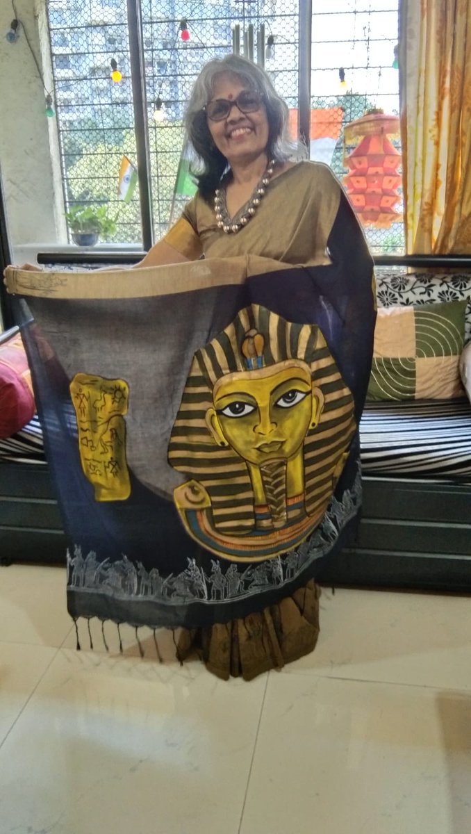 DerajLifestyle's tweet photo. 🌟 Continuing our series of remarkable individuals, we proudly present Vijayalaxmi Shetty, a true embodiment of style, grace, and the limitless possibilities of life after retirement. 🌺✨ #DerajLifestyle #HandPaintedSaree #ArtisticSplendor #Fashionista #VibrantLiving https://t.co/tHBhJKU4Sd