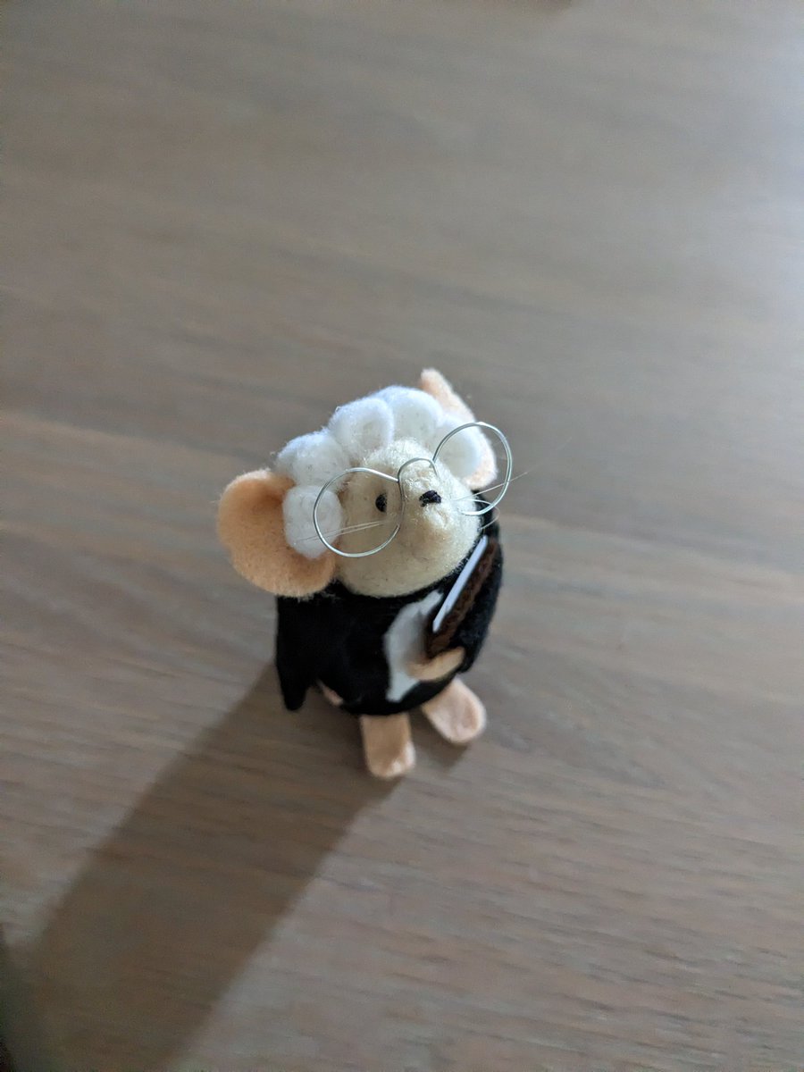 my new favourite ornament #barristermouse