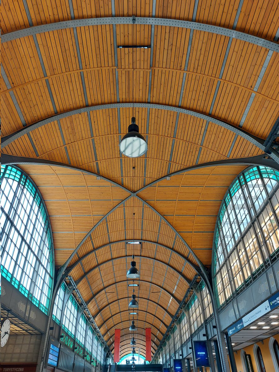 piotrprz's tweet image. Heading to #DevoxxPL