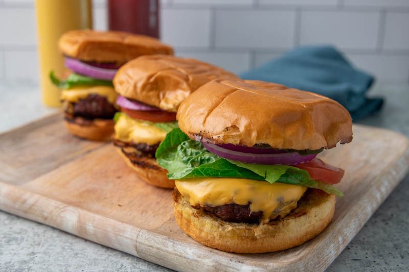 How about a <a href="/snakeriverfarms/">snakeriverfarms</a> cheeseburger on <a href="/StPierreUSA/">St Pierre USA</a> brioche buns?!