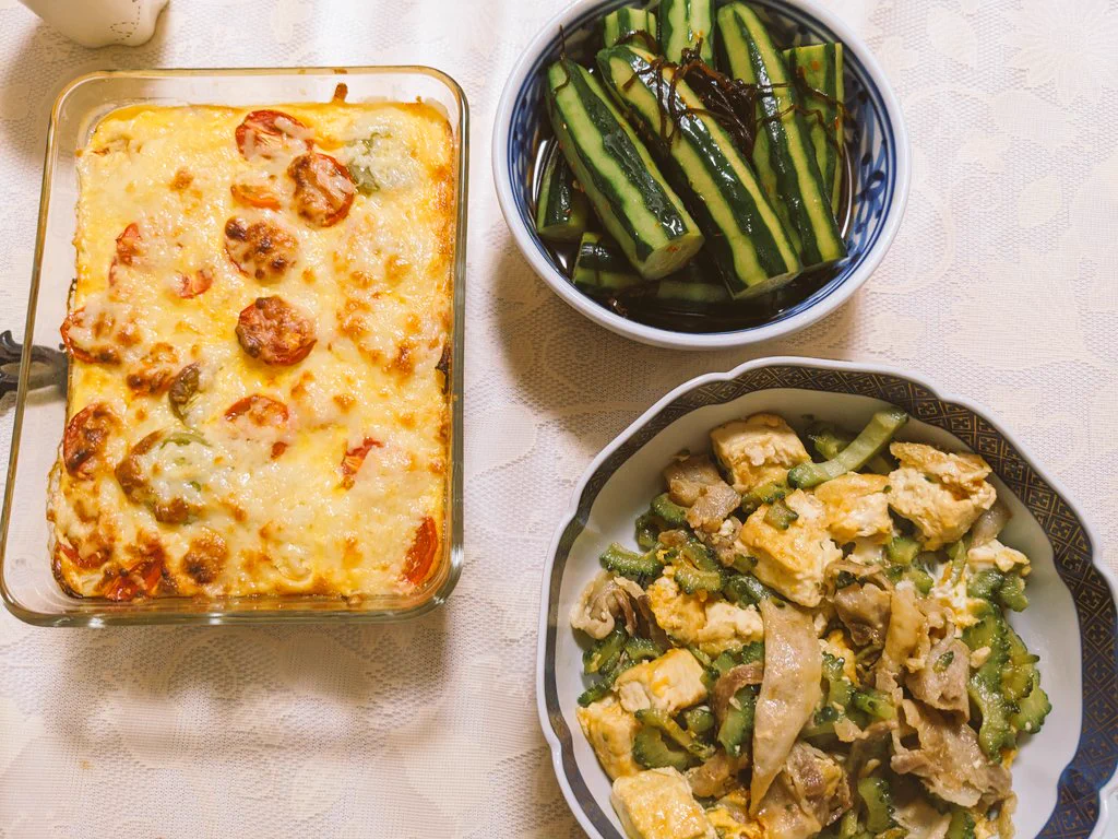 最近作ったズボラ飯🍳
・ダイエットチャンプルー
・沼レシピ無敵ゅうり🥒
・ヘルシーキッシュ🍲
ローカロリーで美味 (๑´ڡ`๑)  