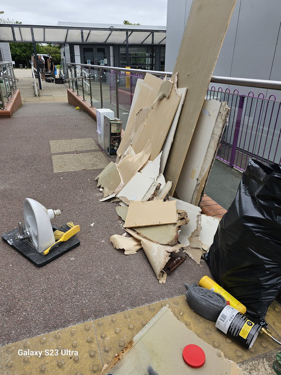 UPA2022's tweet image. Restoring rotten walls. Investing in schools. New wall panels being replaced for a safer environment #makingbetter #schools #investinschools @reach2trust