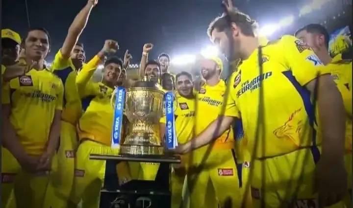 Most titles by T20s Franchise’s…!! 

8 - Sialkot Stallions 🇵🇰 
7 - ChennaI SUPER KINGS* 🇮🇳 
7 - Mumbai Indians 🇮🇳 
7 - The Titans 🇿🇦 
5 - Perth Scorchers 🇦🇺 
4 - Trinbago Knight Riders 🏝️ 
4 - Wellington Firebirds 🇳🇿 
4 - Trindad & Tobago  🇹🇹