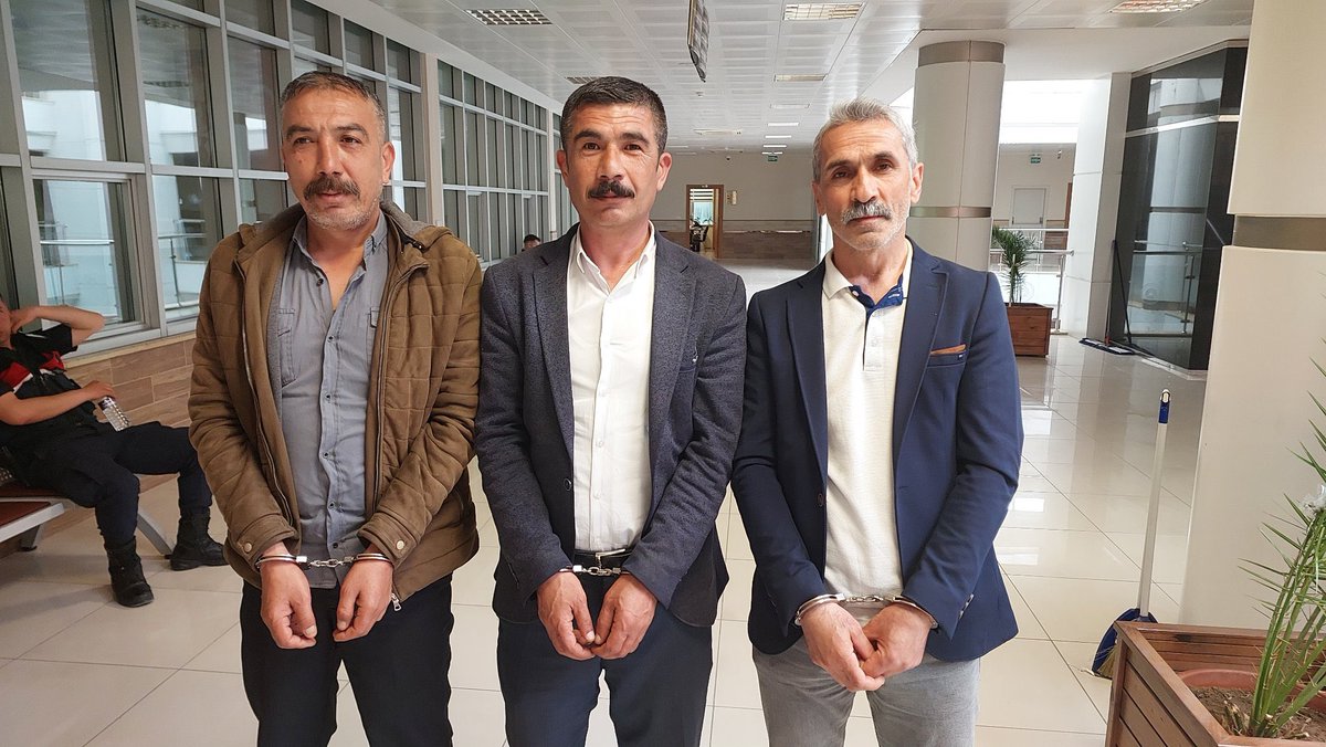 GENEL BAŞKANIMIZA VE YÖNETİCİLERİMİZE KELEPÇE VURULDU ! UNUTMAYACAĞIZ !