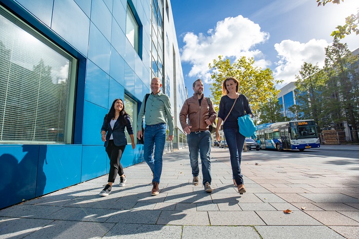 De aandacht voor voetgangers zit in de lift! ⬆
Het aantal inzendingen voor een bijdrage aan het Nationaal Voetgangerscongres is maar liefst 20% hoger dan vorig jaar.

Lees meer over de inzendingen 👉 bit.ly/3oFmBr5.

#voetgangerscongres #devoetganger #programma
