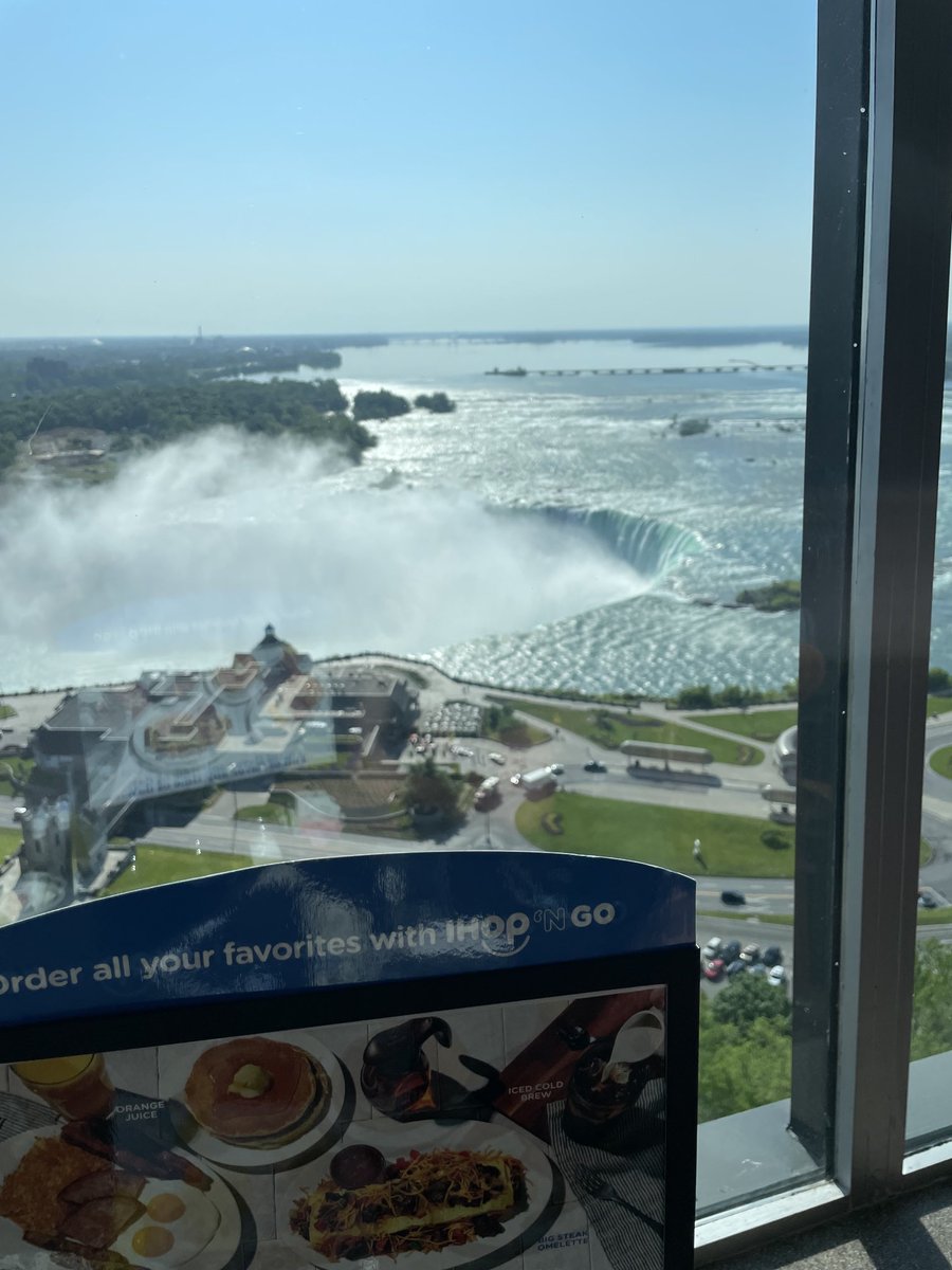 fraslic's tweet photo. ⁦@IHOP⁩ over the Canadian side of Niagara Falls this morning.  ❤️🥞 https://t.co/QsXJdnvOM2