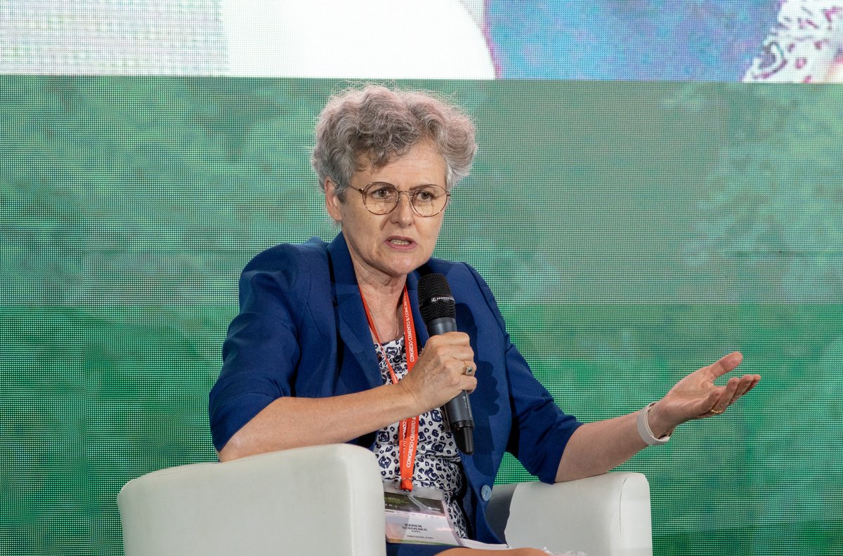 ficemcemento's tweet image. En el panel “Tendencias en los mercados de los materiales de construcción sostenible” moderado por Manuel Lascarro, Dir Ejecutivo de FIHP, participaron la Dra. Karen Scrivener de EPFL, Pedro Pimentel de Sika, y Fragkoulis Kanavaris de Arup.