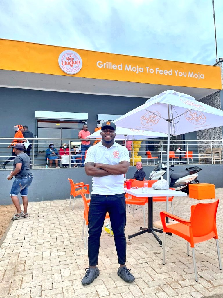 EntrepreArena's tweet image. Meet Entrepreneur Letlhogonolo Motseeng @TloksLepara_
2021 NYDA Trailblazer📌
Founder of @MojaChicken 📌
Founder of @ShandisFootwear 

Entrepreneurs Arena celebrates this indomitable lion🥇🇿🇦.

#entrepreneur #doorkicker