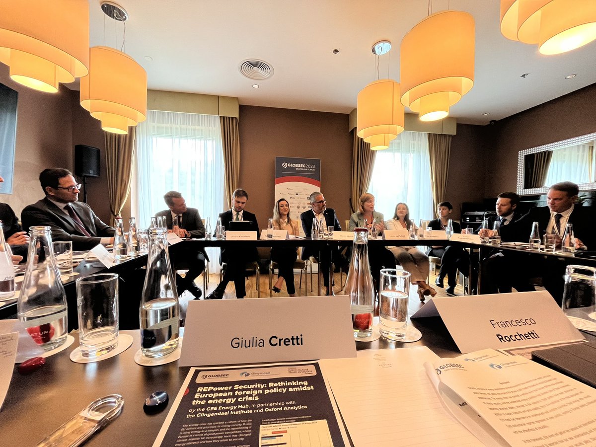 Insightful discussion at the side event REPower Security organised by @Clingendaelorg and @GLOBSEC CEE Energy Hub at #GLOBSEC2023. EU foreign policy priorities need to reflect new energy security realities @LouiseVanSchaik @martinhojsik @Prandin_Fede @AndreiCovatariu @OlgaKhakova